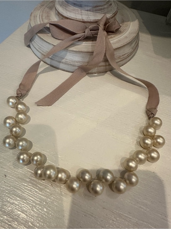 J. Crew Jewelry - J Crew Pearl Cluster Ribbon Necklace in Champagne